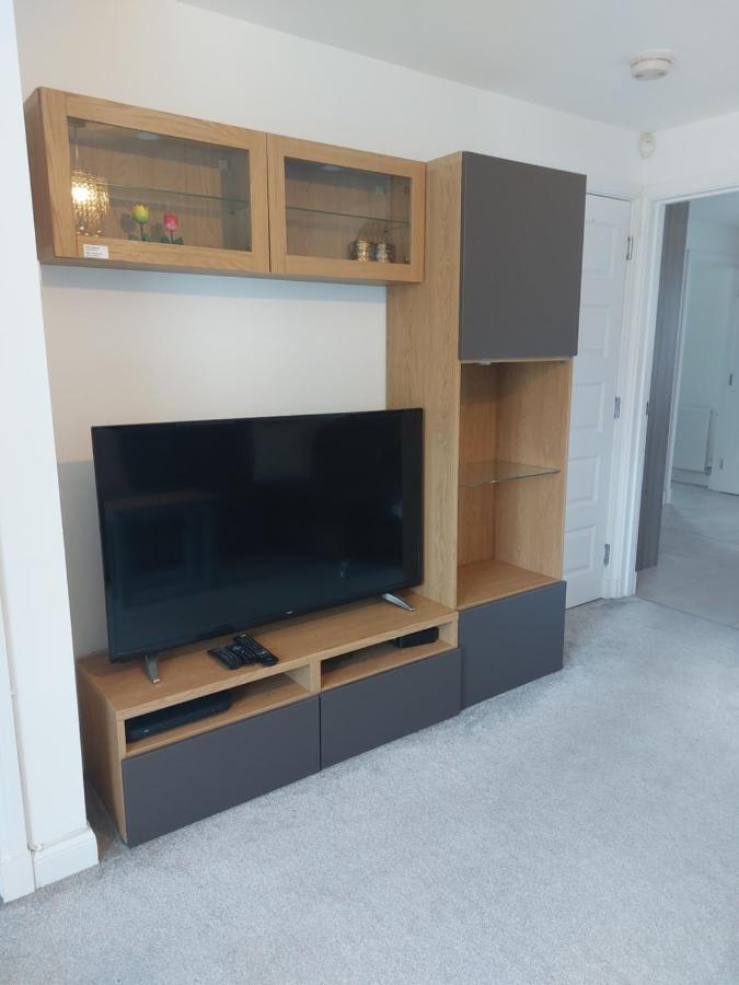 Beautiful 4-Bedroom House With Private Garden & Parking Edinburg Exteriör bild